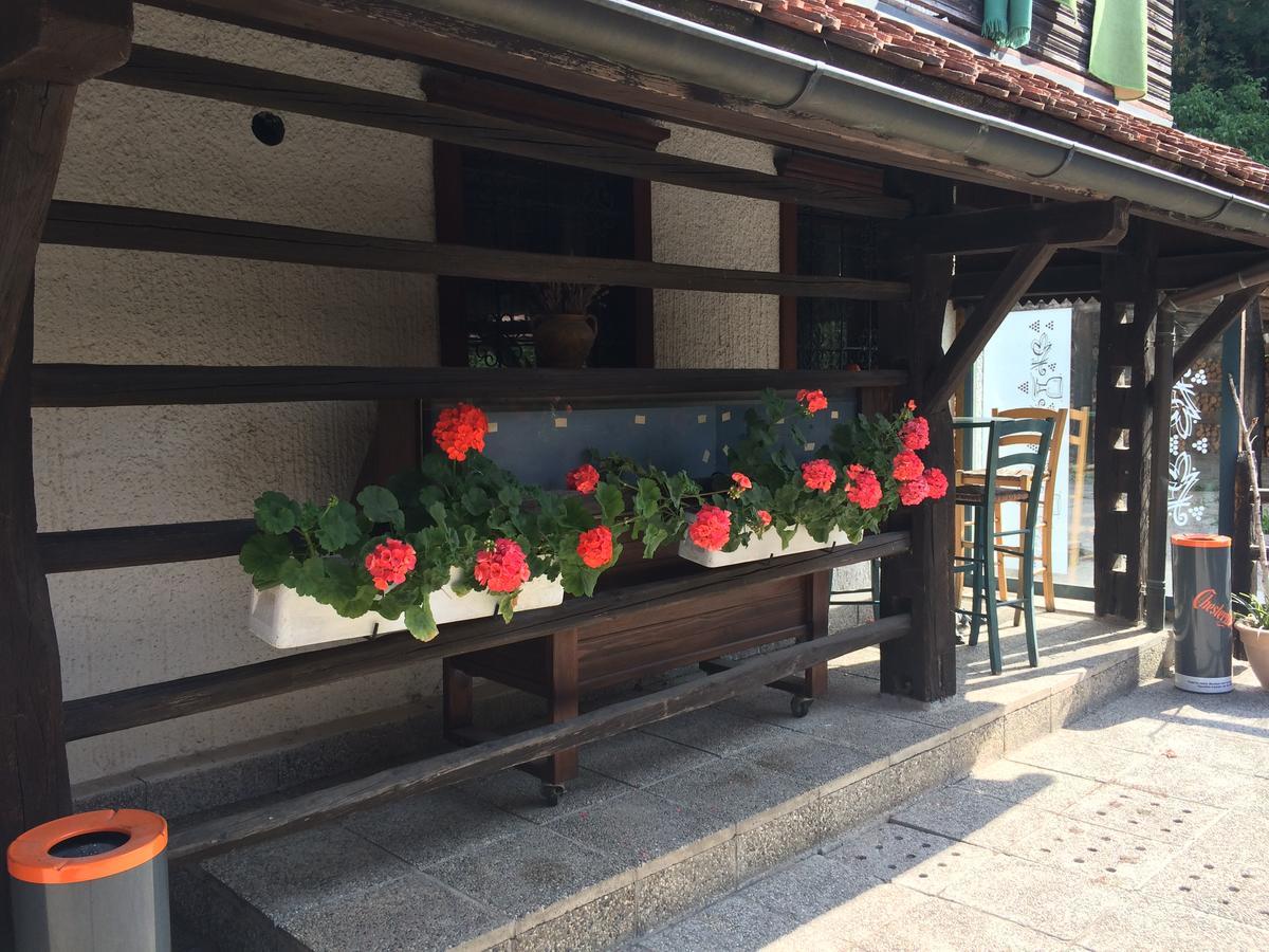 Križe Gostisce Smuk酒店 外观 照片